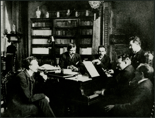 Reger visiting  in in Geneva, October 1904 (from left): Joseph Lauber, Marteau, Volkmar Andreae, Reger, Émile Jaques-Dalcroze, Henry Février. – Max-Reger-Institut, Karlsruhe.